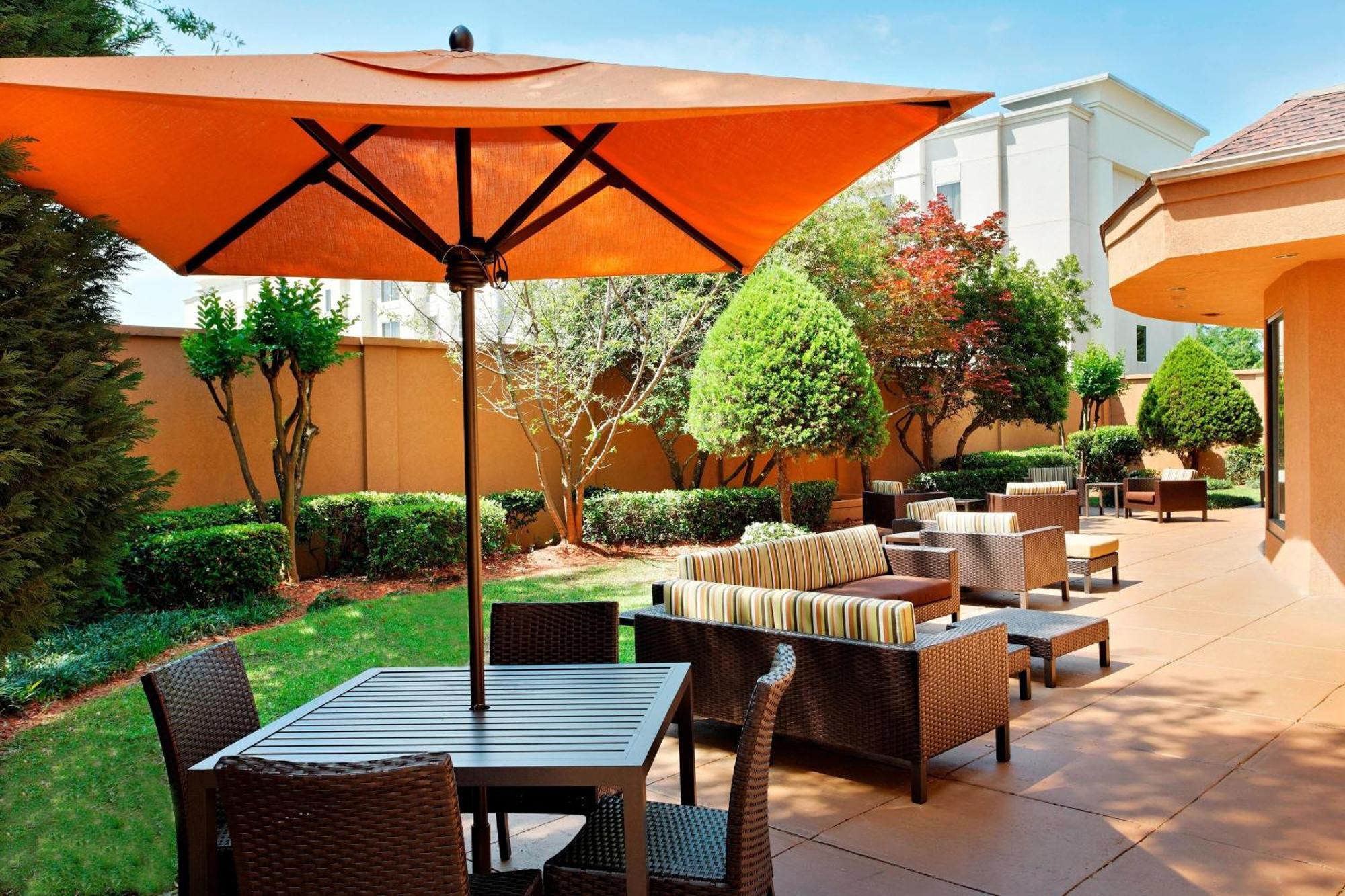 מלון Courtyard מובייל מראה חיצוני תמונה